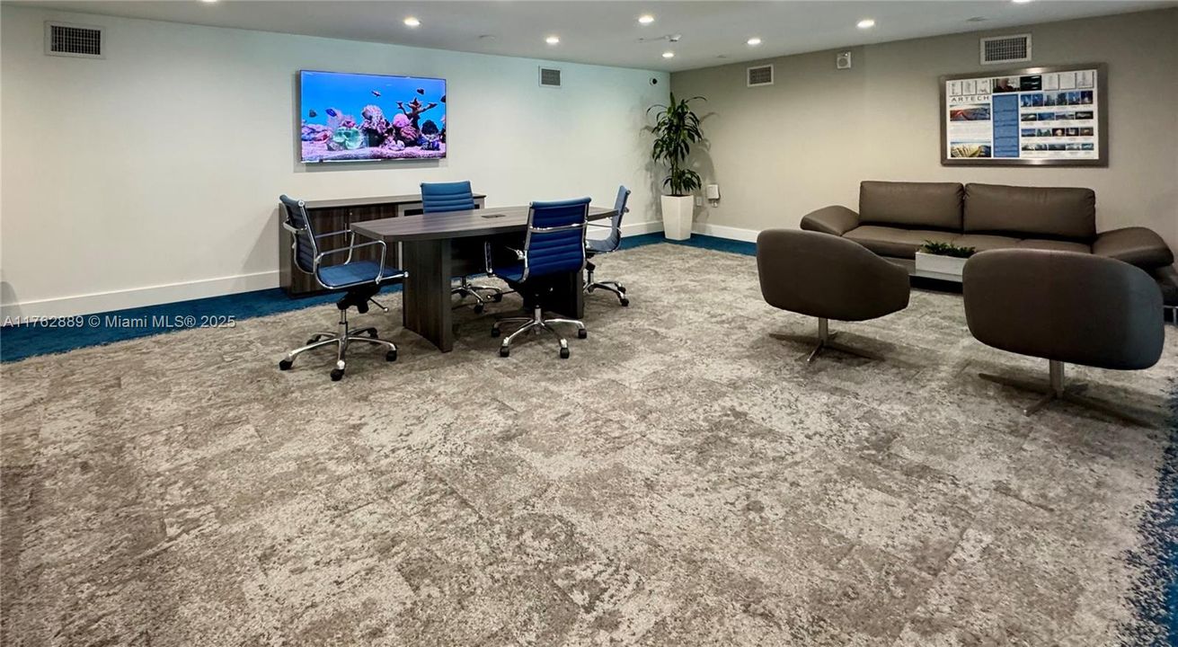 For Sale: $595,000 (2 beds, 3 baths, 1663 Square Feet)