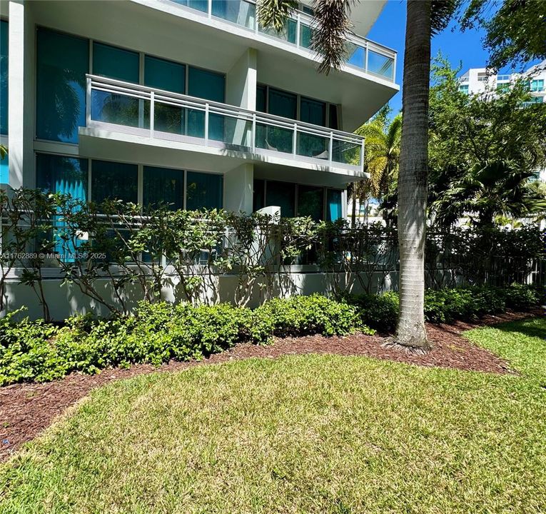 For Sale: $595,000 (2 beds, 3 baths, 1663 Square Feet)