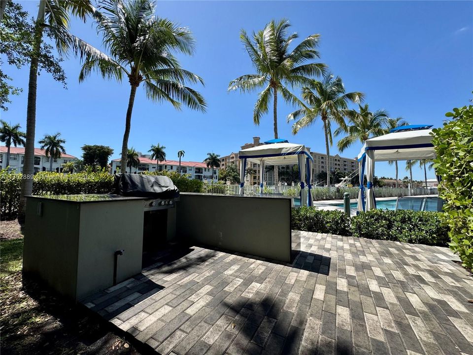 For Sale: $595,000 (2 beds, 3 baths, 1663 Square Feet)