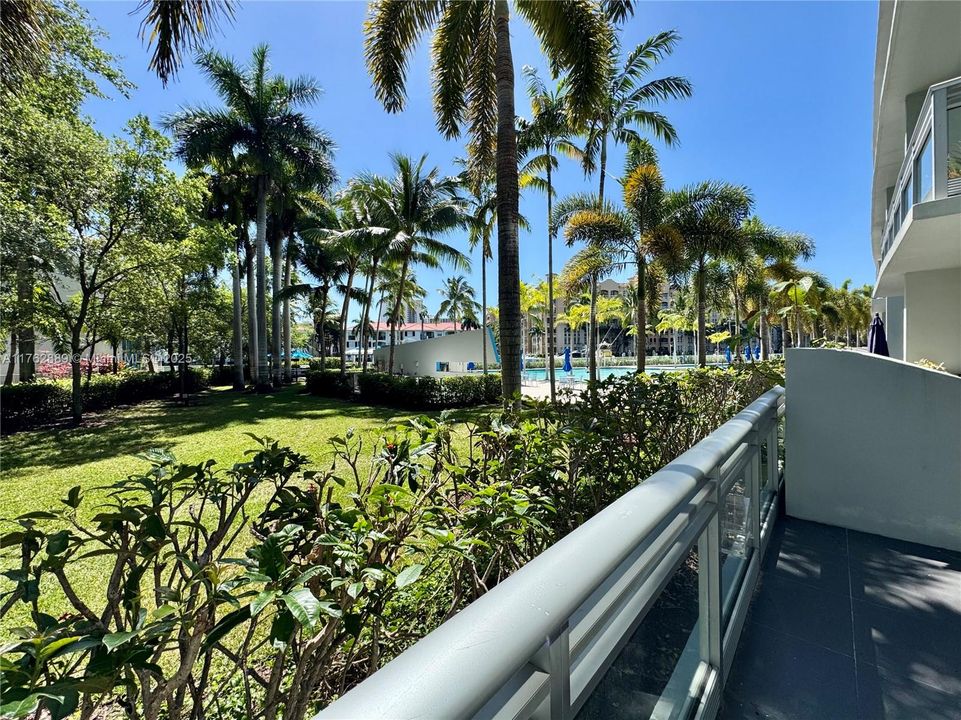 For Sale: $595,000 (2 beds, 3 baths, 1663 Square Feet)