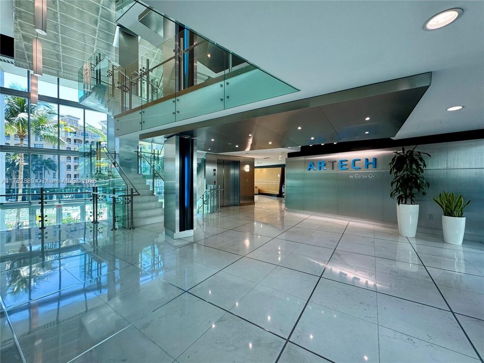 For Sale: $595,000 (2 beds, 3 baths, 1663 Square Feet)