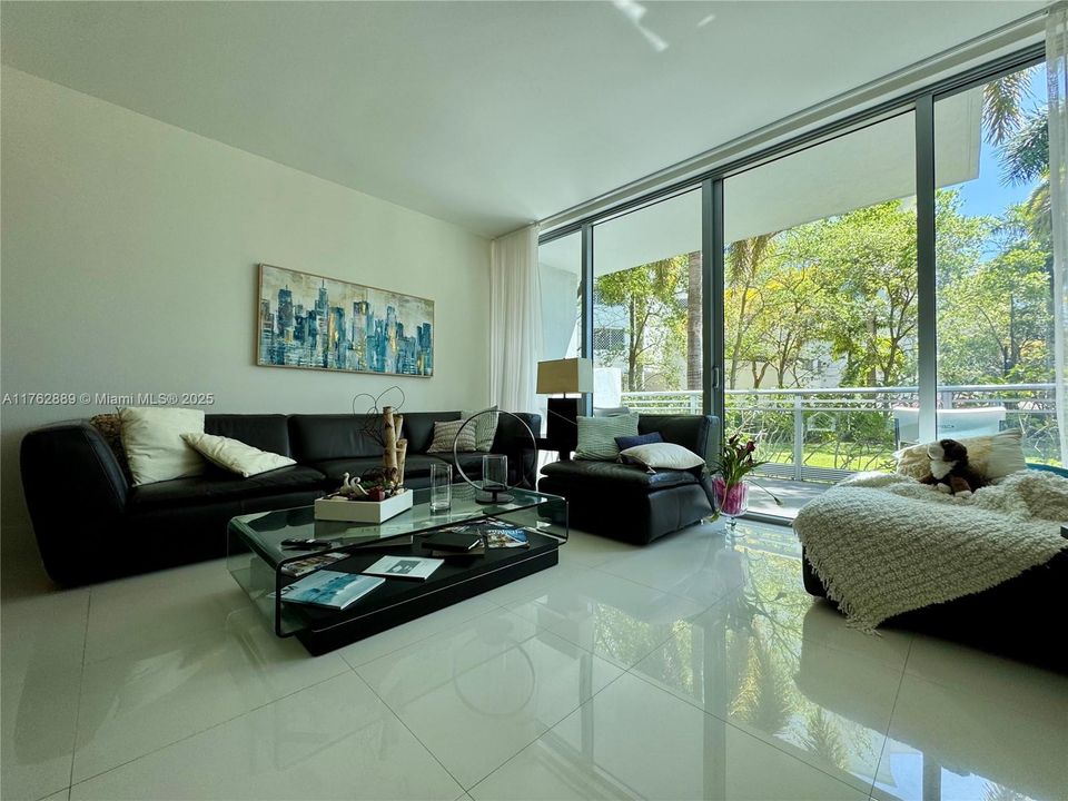 For Sale: $595,000 (2 beds, 3 baths, 1663 Square Feet)