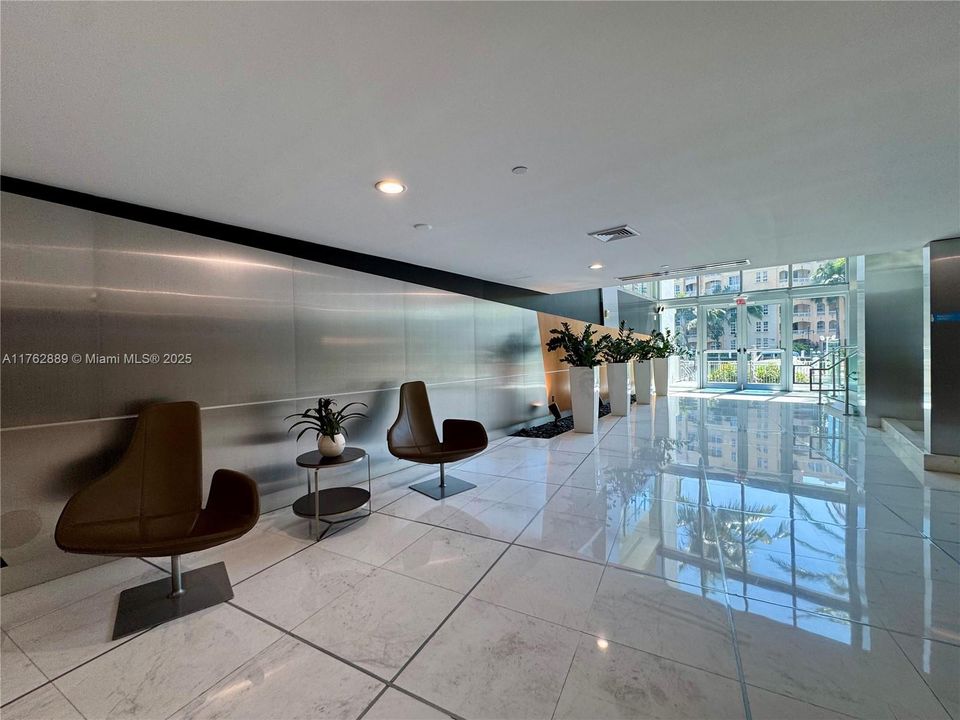 For Sale: $595,000 (2 beds, 3 baths, 1663 Square Feet)