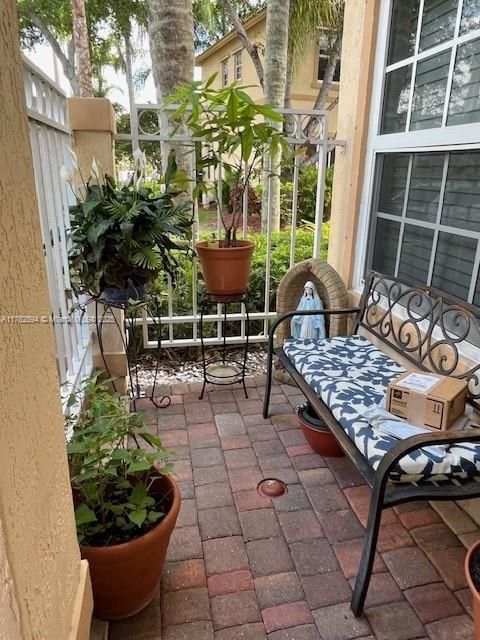 Recently Sold: $524,900 (3 beds, 3 baths, 1442 Square Feet)