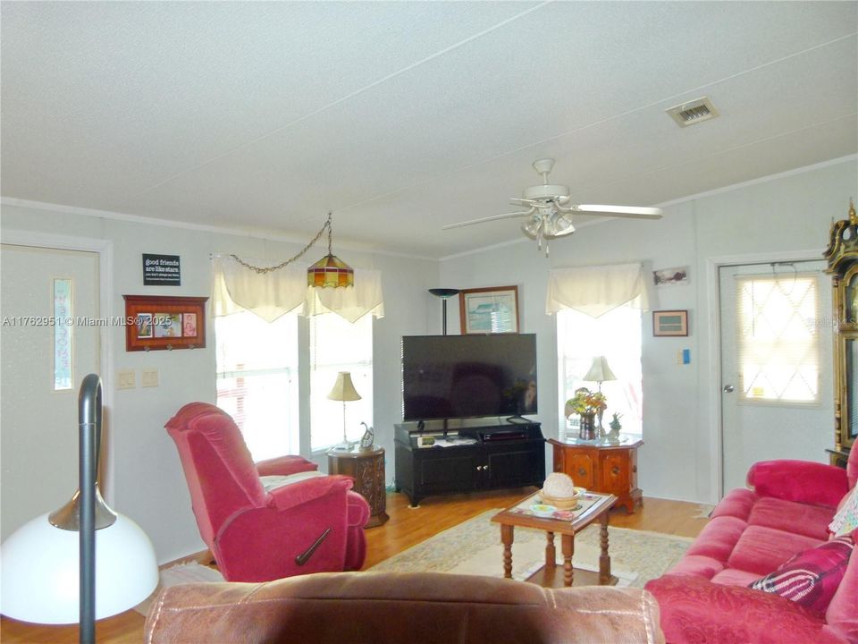 Recently Sold: $195,000 (2 beds, 2 baths, 1934 Square Feet)