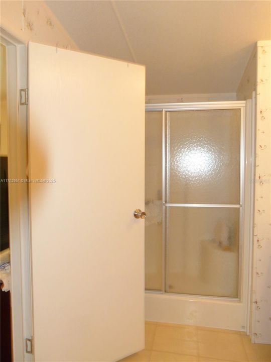 Recently Sold: $195,000 (2 beds, 2 baths, 1934 Square Feet)