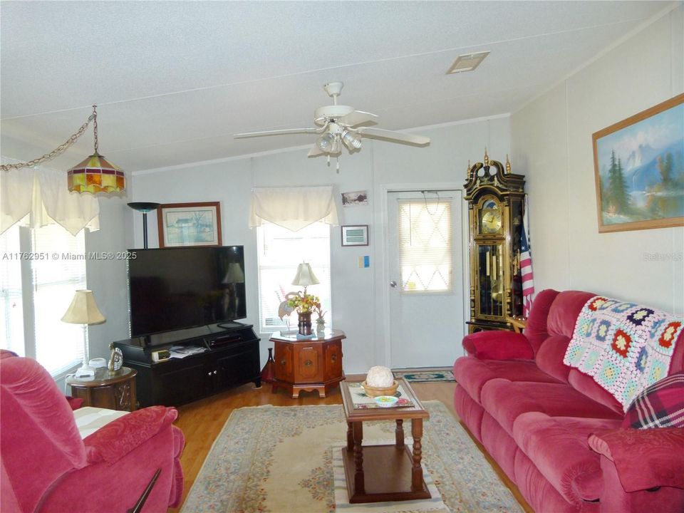 Recently Sold: $195,000 (2 beds, 2 baths, 1934 Square Feet)