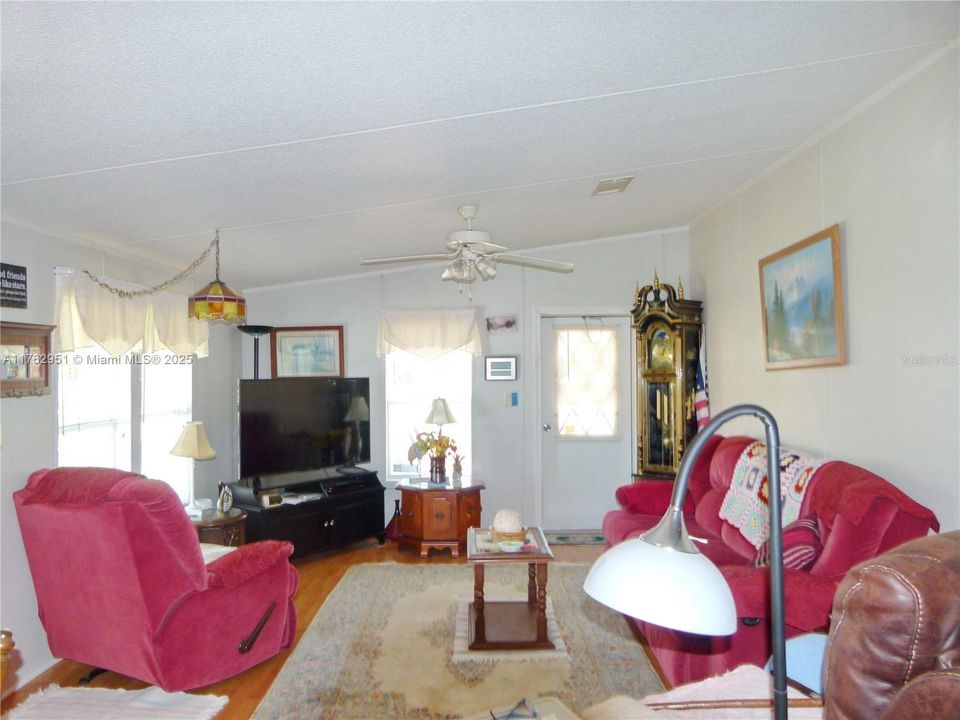 Recently Sold: $195,000 (2 beds, 2 baths, 1934 Square Feet)