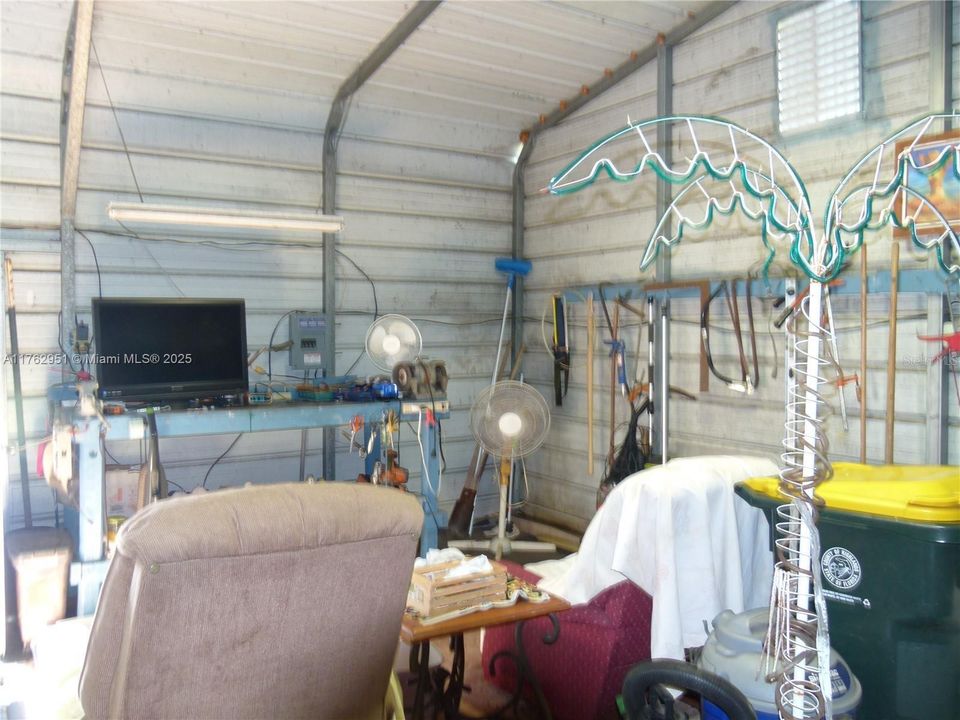 Recently Sold: $195,000 (2 beds, 2 baths, 1934 Square Feet)