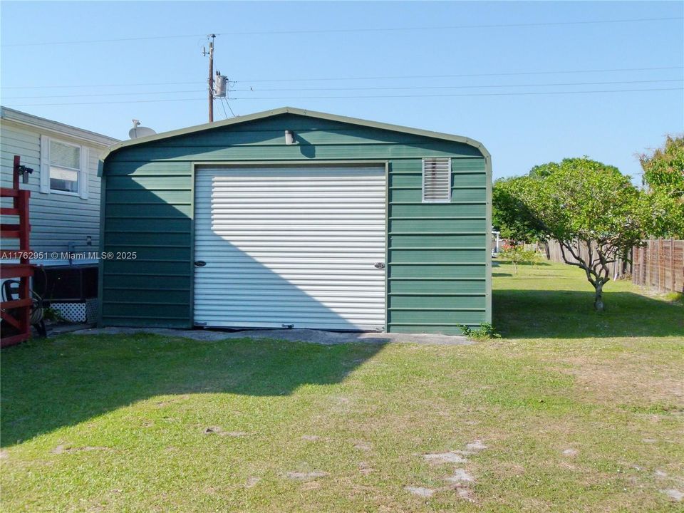 Recently Sold: $195,000 (2 beds, 2 baths, 1934 Square Feet)