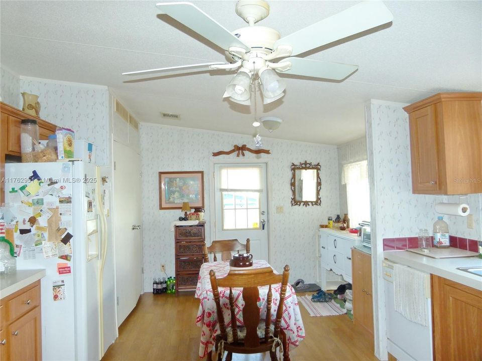 Recently Sold: $195,000 (2 beds, 2 baths, 1934 Square Feet)