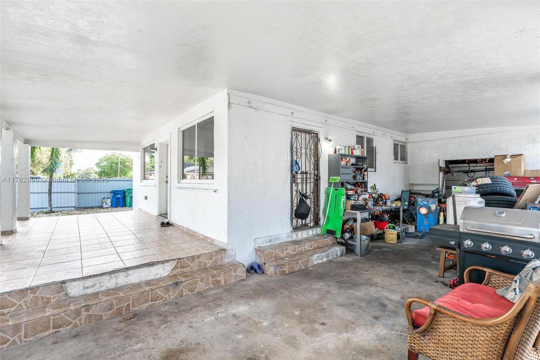 Недавно продано: $410,000 (3 спален, 1 ванн, 925 Квадратных фут)