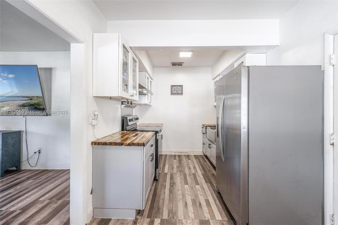 Недавно продано: $410,000 (3 спален, 1 ванн, 925 Квадратных фут)