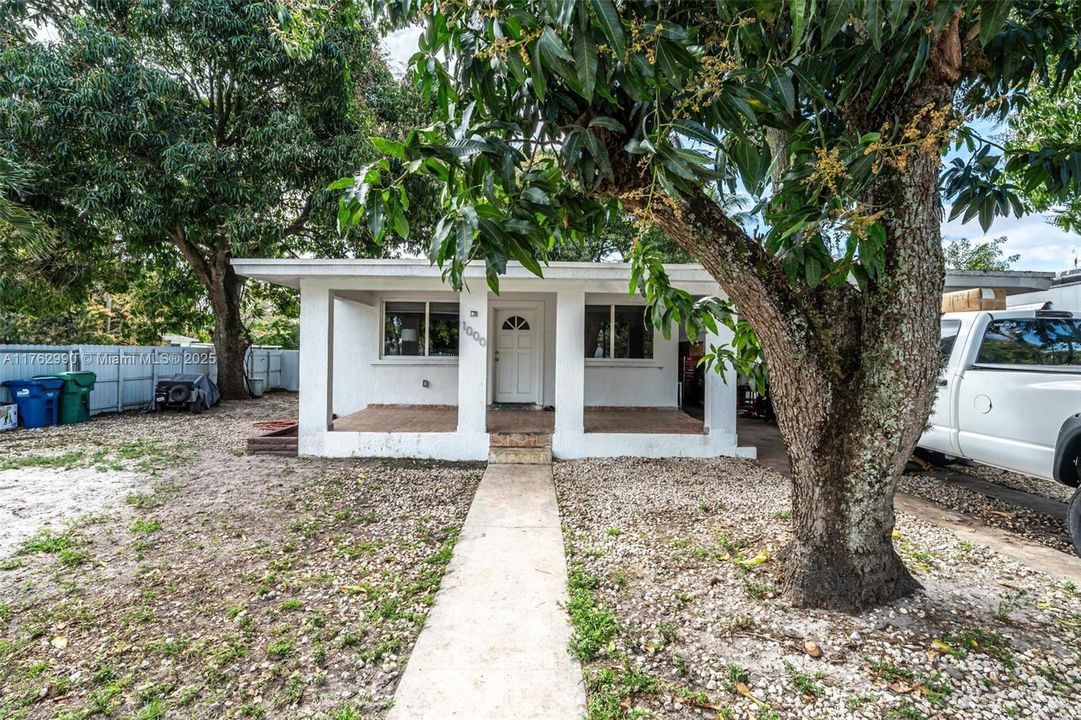 Недавно продано: $410,000 (3 спален, 1 ванн, 925 Квадратных фут)