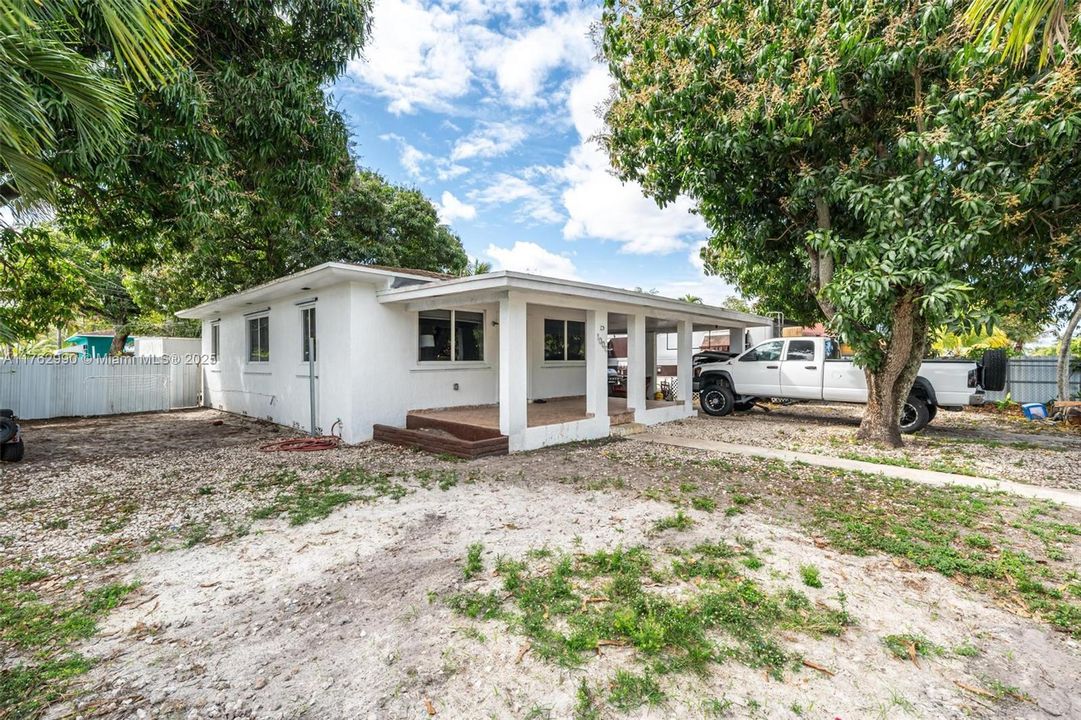 Недавно продано: $410,000 (3 спален, 1 ванн, 925 Квадратных фут)