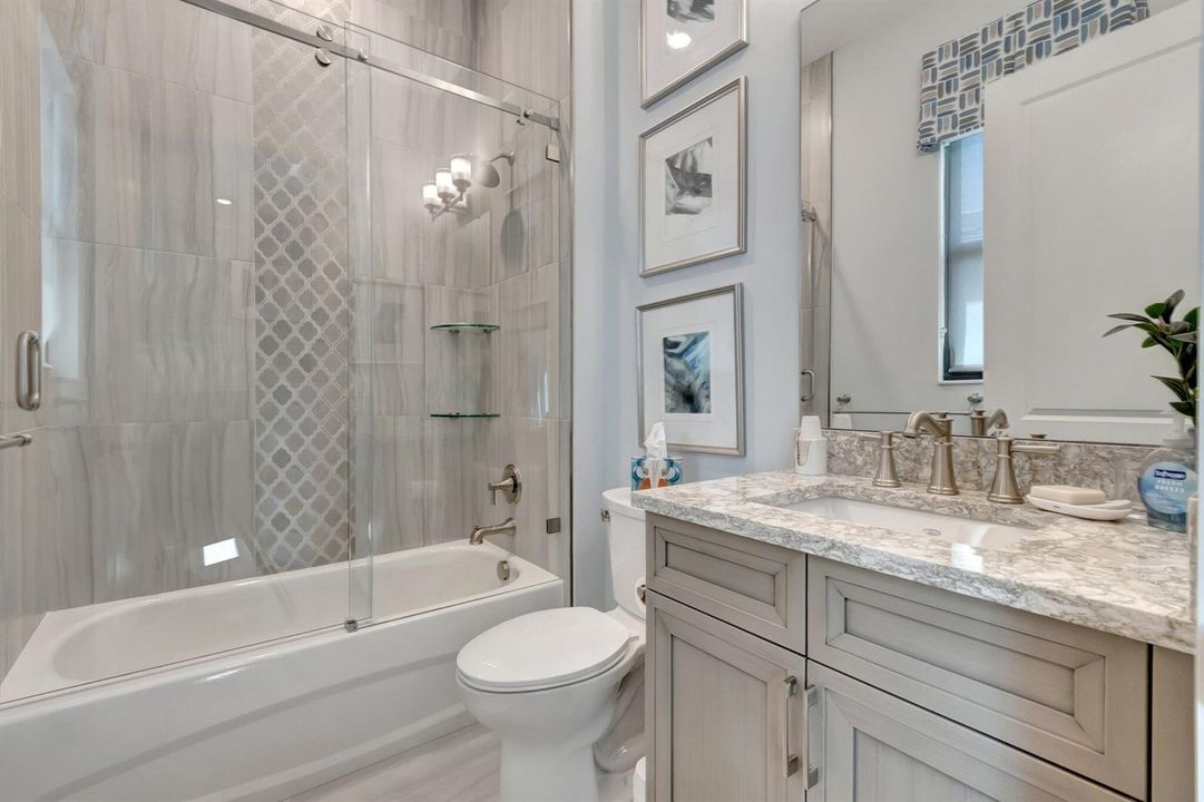 ENSUITE GUEST BATHROOM
