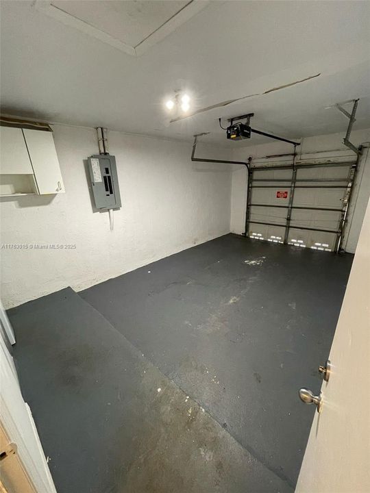 Recently Rented: $2,700 (3 beds, 2 baths, 1343 Square Feet)