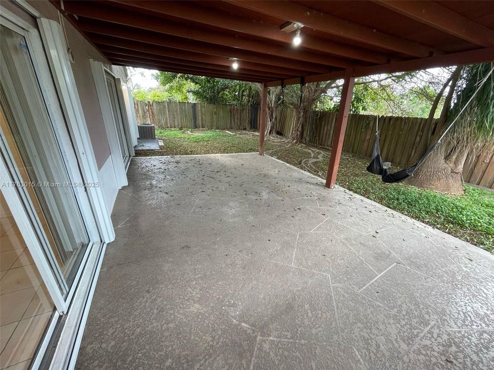 Recently Rented: $2,700 (3 beds, 2 baths, 1343 Square Feet)