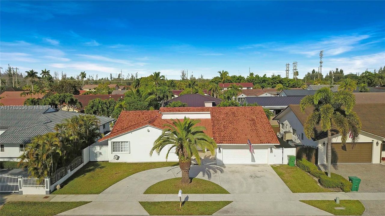 En Venta: $990,000 (3 camas, 2 baños, 2031 Pies cuadrados)