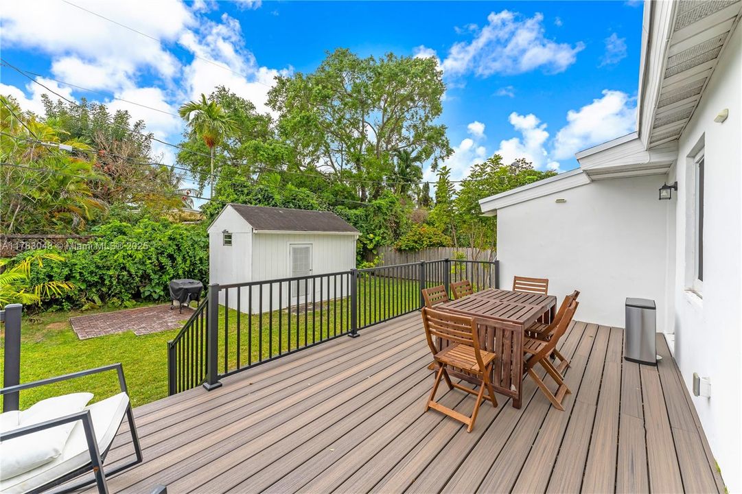 最近售出: $730,000 (3 贝兹, 2 浴室, 1100 平方英尺)