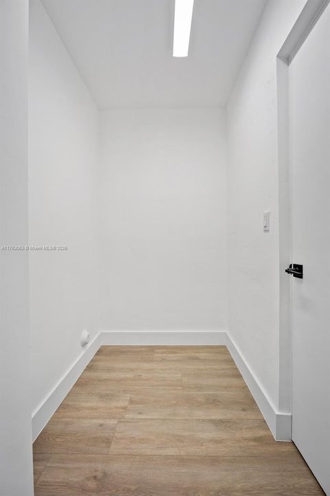 最近售出: $1,748,000 (4 贝兹, 3 浴室, 2251 平方英尺)