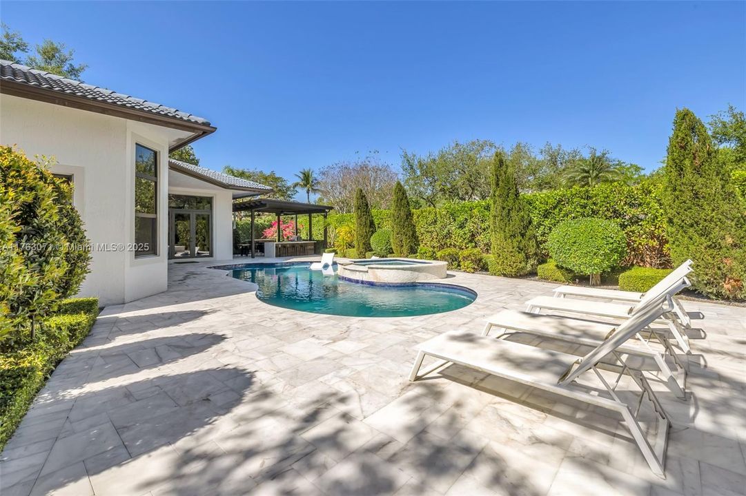 OVERSIZED POOL AND DECK