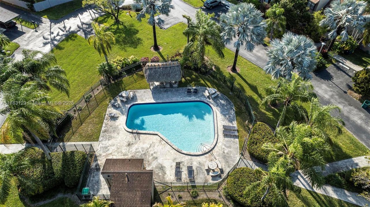 Vendido Recientemente: $650,000 (2 camas, 2 baños, 1578 Pies cuadrados)