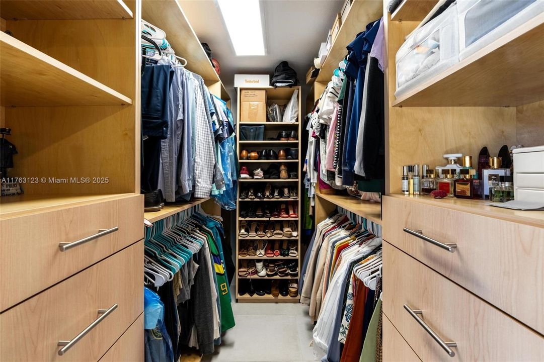 Vendido Recientemente: $650,000 (2 camas, 2 baños, 1578 Pies cuadrados)