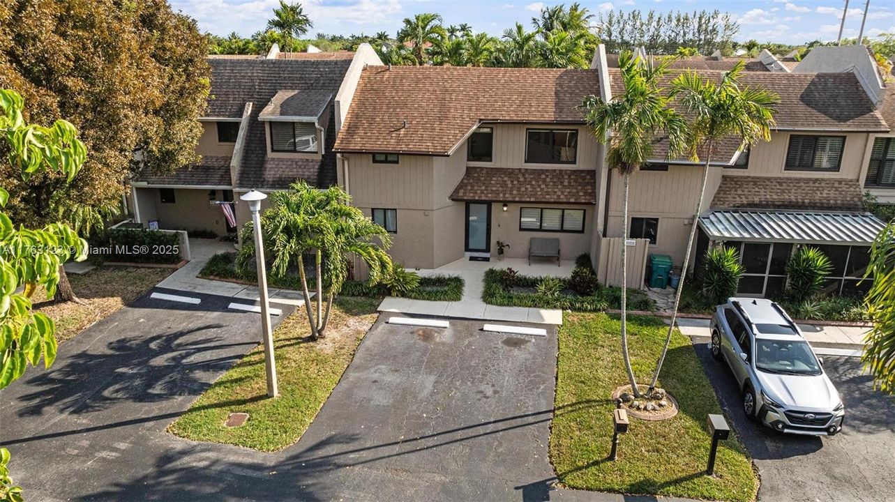 Vendido Recientemente: $650,000 (2 camas, 2 baños, 1578 Pies cuadrados)