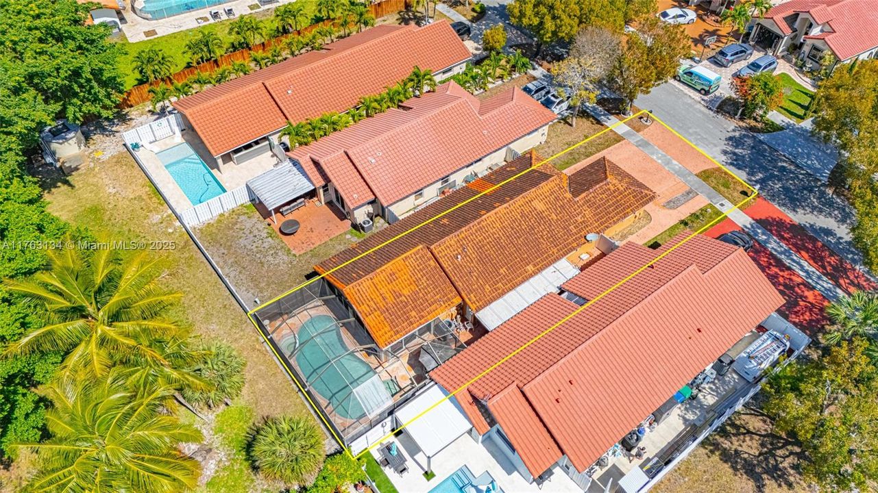 Vendido Recientemente: $629,000 (3 camas, 2 baños, 1717 Pies cuadrados)