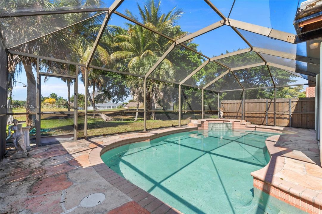 Vendido Recientemente: $629,000 (3 camas, 2 baños, 1717 Pies cuadrados)