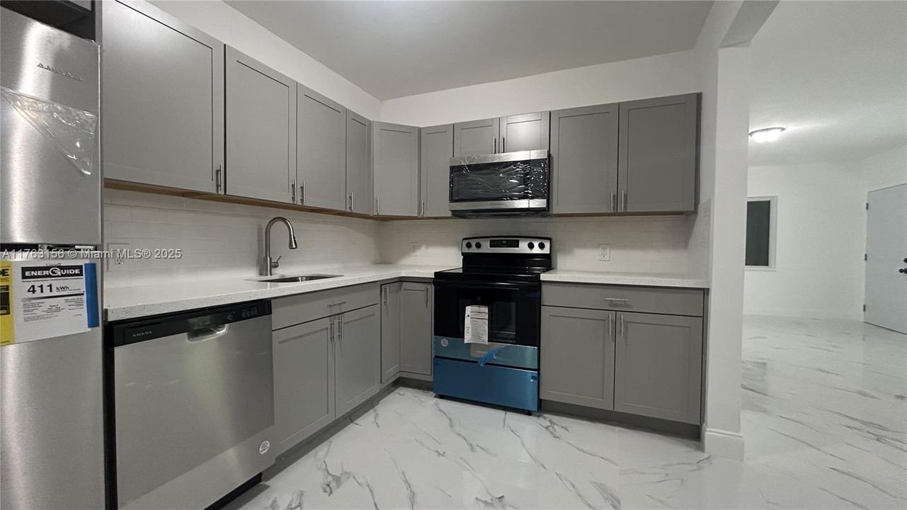 For Sale: $545,000 (3 beds, 2 baths, 1138 Square Feet)