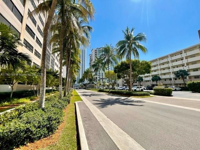 Recientemente alquilado: $1,800 (1 camas, 1 baños, 639 Pies cuadrados)