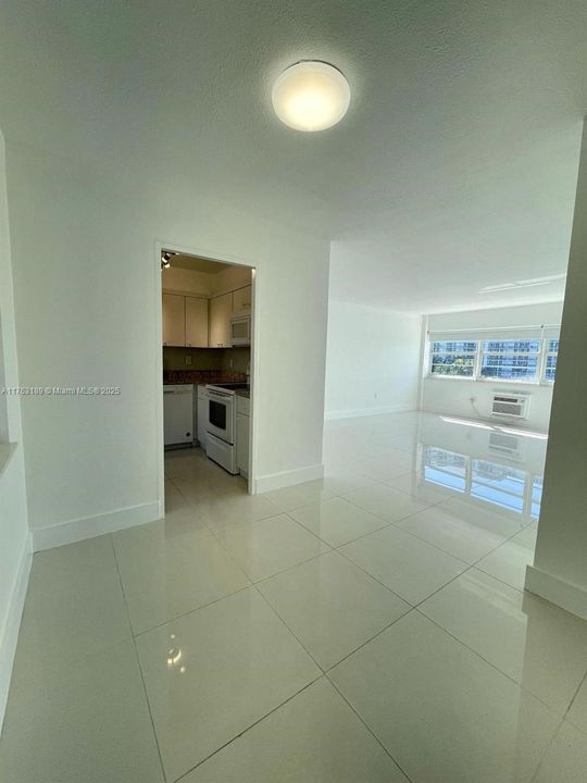 Recientemente alquilado: $1,800 (1 camas, 1 baños, 639 Pies cuadrados)