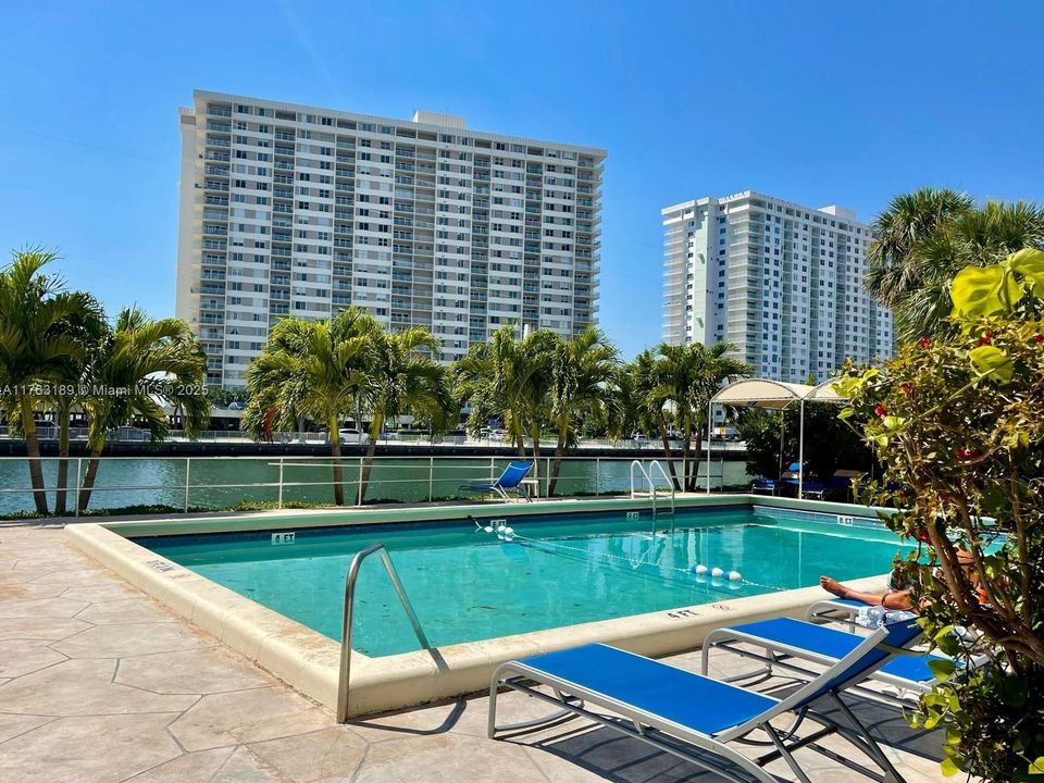 Recientemente alquilado: $1,800 (1 camas, 1 baños, 639 Pies cuadrados)