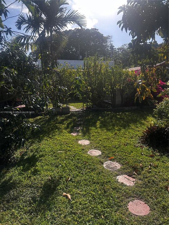 Недавно продано: $498,000 (3 спален, 2 ванн, 1616 Квадратных фут)