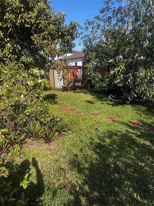 Недавно продано: $498,000 (3 спален, 2 ванн, 1616 Квадратных фут)