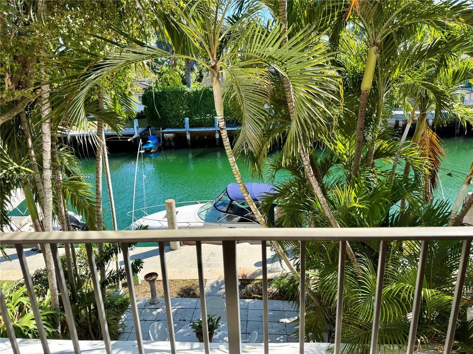 Vendido Recientemente: $591,000 (2 camas, 2 baños, 1728 Pies cuadrados)