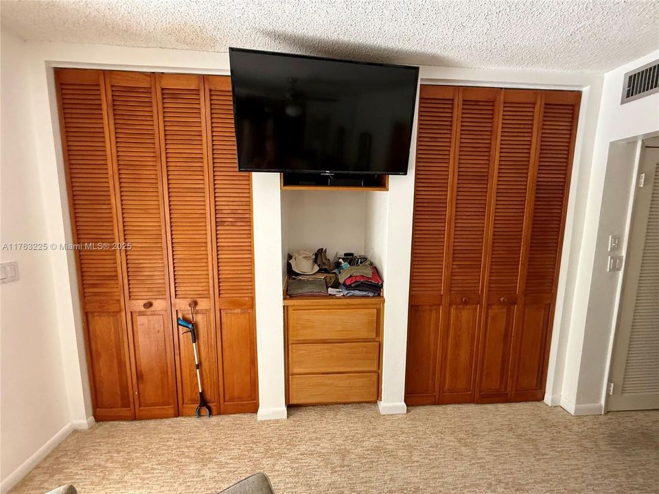 Vendido Recientemente: $591,000 (2 camas, 2 baños, 1728 Pies cuadrados)