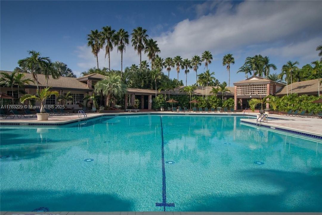 Recently Sold: $719,000 (3 beds, 2 baths, 2332 Square Feet)