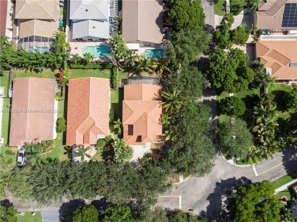 Recently Sold: $719,000 (3 beds, 2 baths, 2332 Square Feet)