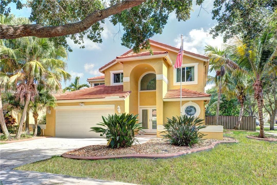 Recently Sold: $719,000 (3 beds, 2 baths, 2332 Square Feet)