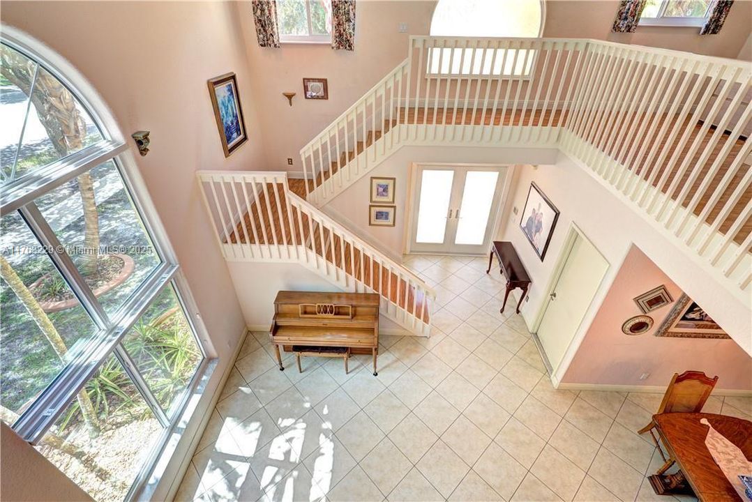 Recently Sold: $719,000 (3 beds, 2 baths, 2332 Square Feet)