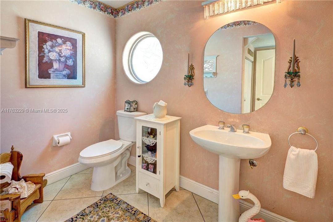 Recently Sold: $719,000 (3 beds, 2 baths, 2332 Square Feet)