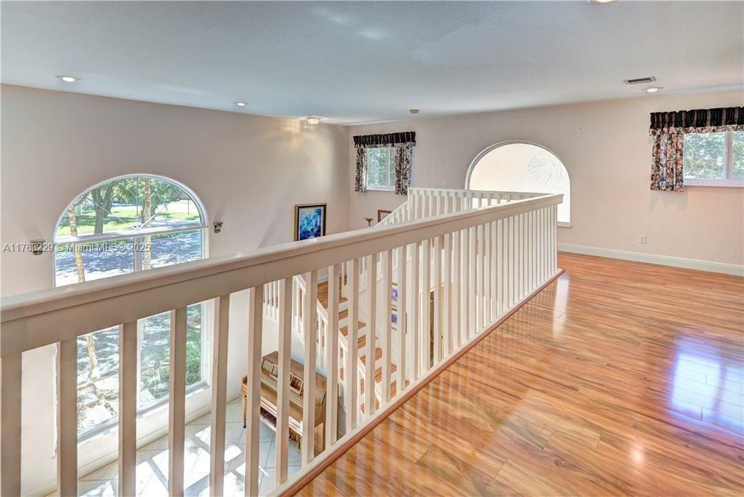 Recently Sold: $719,000 (3 beds, 2 baths, 2332 Square Feet)