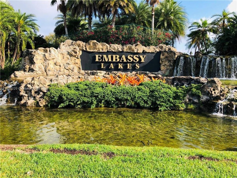 Recently Sold: $719,000 (3 beds, 2 baths, 2332 Square Feet)