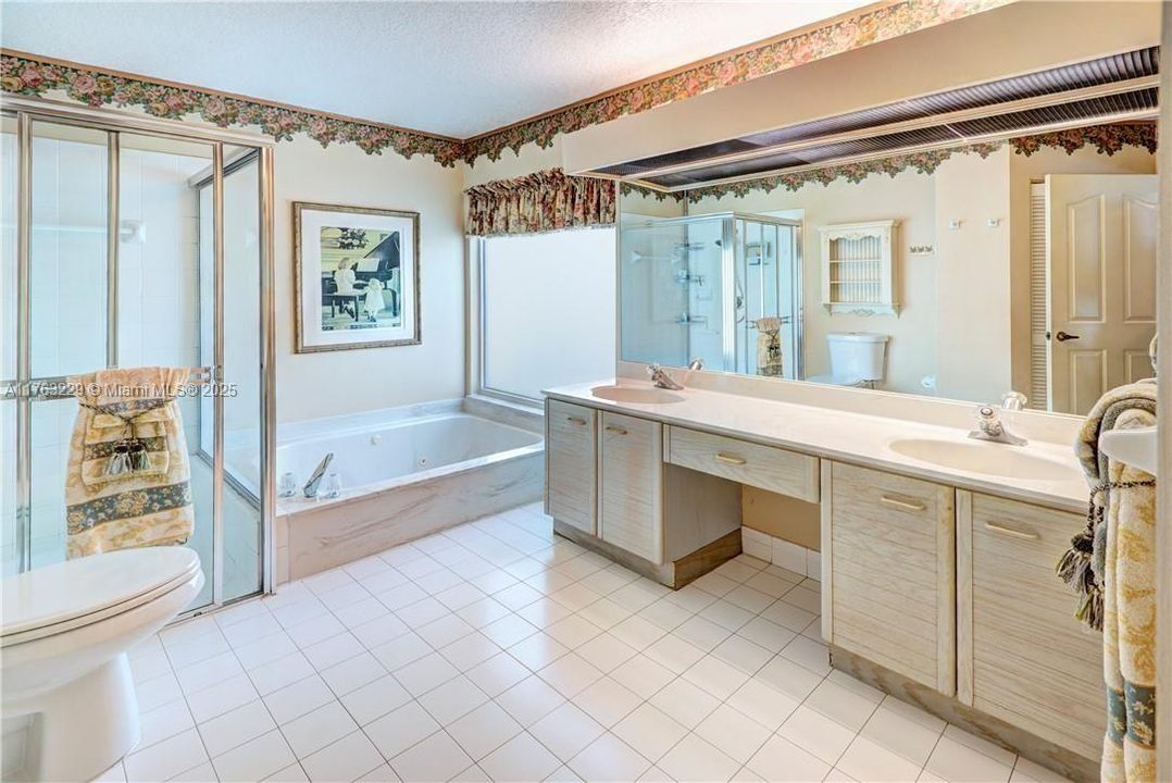 Recently Sold: $719,000 (3 beds, 2 baths, 2332 Square Feet)