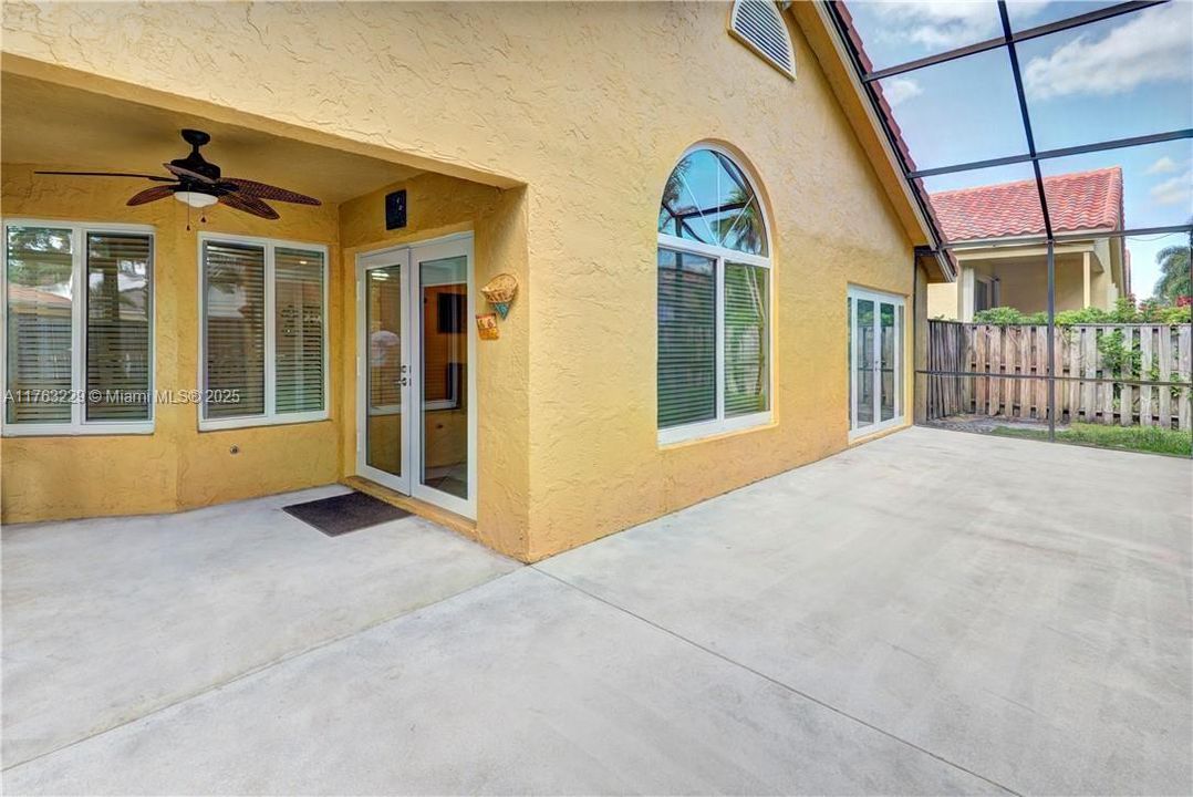 Recently Sold: $719,000 (3 beds, 2 baths, 2332 Square Feet)