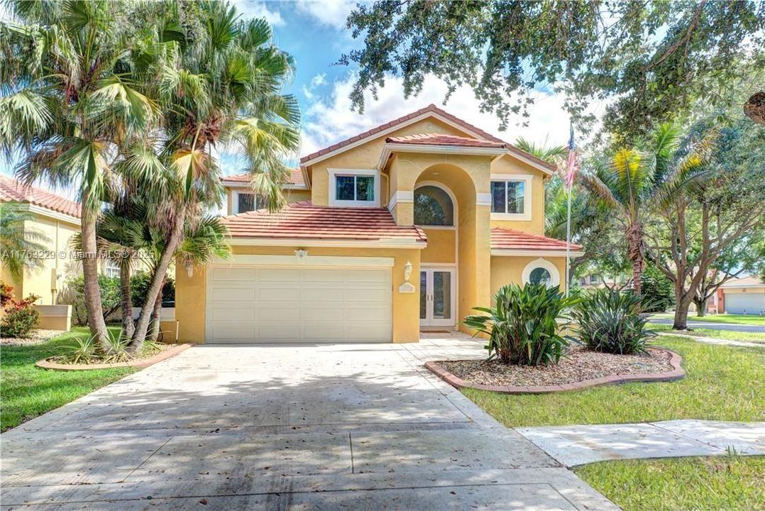 Recently Sold: $719,000 (3 beds, 2 baths, 2332 Square Feet)