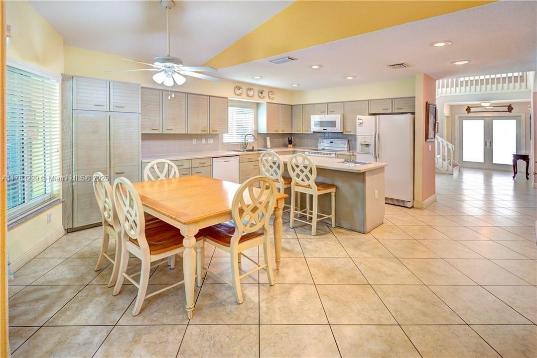 Recently Sold: $719,000 (3 beds, 2 baths, 2332 Square Feet)